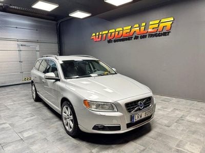 Ljusgrå Begagnad 2011 Volvo V70 Momentum Kombi | 79 900 kr (Bra pris)
