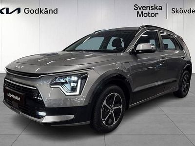 Grå Begagnad 2024 Kia Niro Advance SUV | 399 200 kr (Marknadspris)