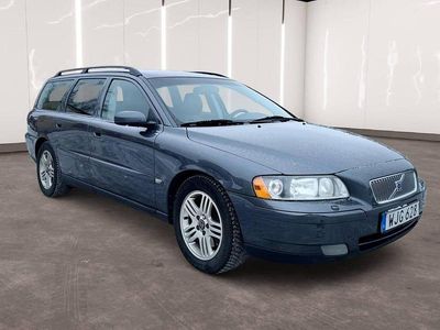 Grå Begagnad 2005 Volvo V70 Kinetic Kombi | 39 900 kr (Marknadspris)