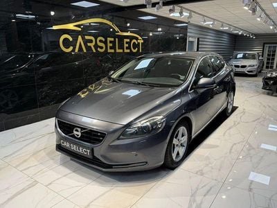 Grå Begagnad 2013 Volvo V40 Halvkombi | 109 800 kr (Marknadspris)