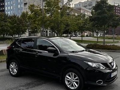 Svart Begagnad 2015 Nissan Qashqai SUV | 100 000 kr (Marknadspris)