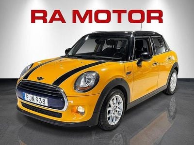 Orange Begagnad 2017 Mini Cooper Pepper Halvkombi | 139 900 kr (Marknadspris)