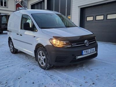 Vit Begagnad 2017 VW Caddy Minibuss | 145 000 kr (Marknadspris)