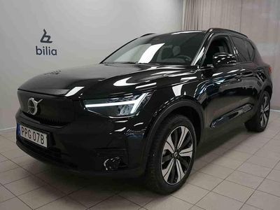 Svart Begagnad 2023 Volvo XC40 SUV | 349 900 kr