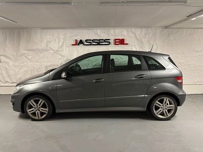 begagnad Mercedes B200 Turbo PANORAMA GPS PARKERINGSASSISTANS MANUELL