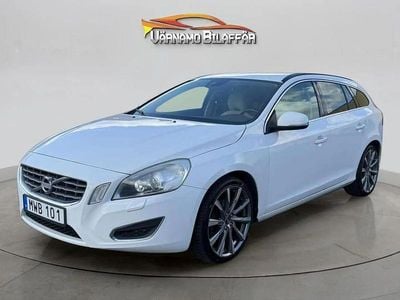 Begagnad Volvo V60 Momentum 163 HK (119 kW) 2013 Vit Kombi