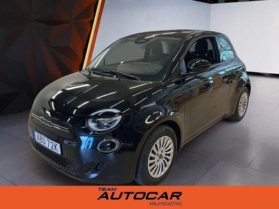 Begagnad Fiat 500e 87 kW (119 HK) 2023 Svart Halvkombi
