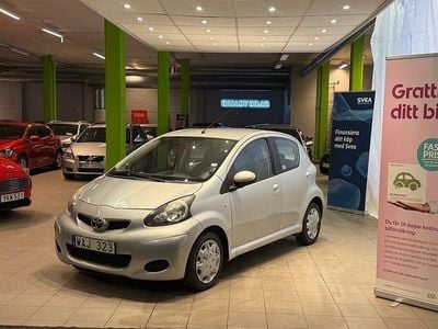 Begagnad Toyota Aygo 68 HK (50 kW) 2012 Silver Halvkombi