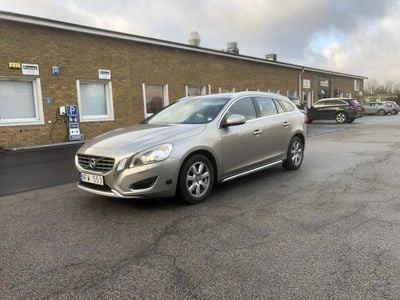 Brun Begagnad 2013 Volvo V60 Summum Kombi | 85 000 kr (Bra pris)