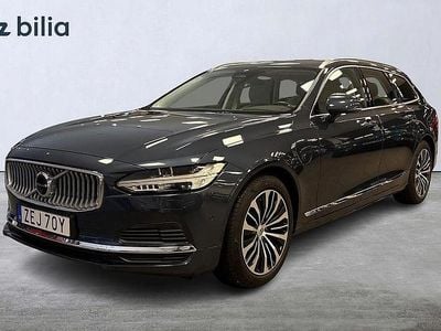 Mörkblå Begagnad 2023 Volvo V90 Core Kombi | 419 900 kr (Marknadspris)