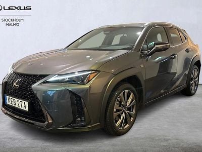 Grå Begagnad 2025 Lexus UX 300h Sport Design Packet SUV | 389 000 kr (Marknadspris)
