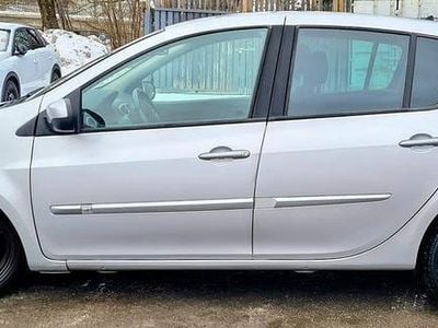 Begagnad Renault Clio R.S. 75 HK (55 kW) 2012 Halvkombi