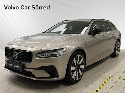 Grå Begagnad 2024 Volvo V90 Plus Kombi | 484 900 kr (Marknadspris)