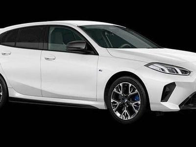 Begagnad BMW M135 301 HK (221 kW) 2000 Alpine white