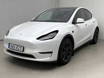 Vit Begagnad 2024 Tesla Model Y SUV | 390 000 kr (Bra pris)