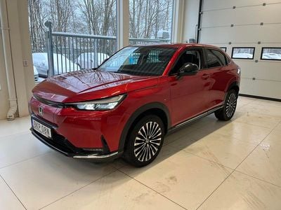 Mörkröd Begagnad 2023 Honda e:Ny1 SUV | 299 900 kr