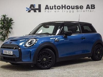 Blå Begagnad 2022 Mini Cooper SE Essential Halvkombi | 204 000 kr (Marknadspris)