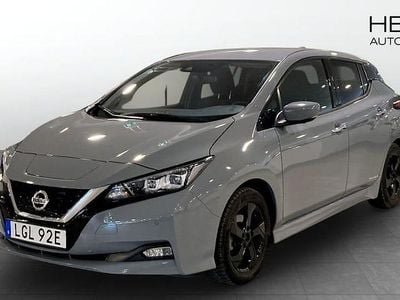 Begagnad Nissan Leaf N-Connecta 110 kW (150 HK) 2022 Grå Halvkombi