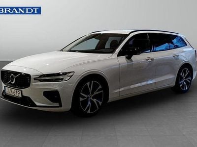 Begagnad Volvo V60 R-Design 165 HK (121 kW) 2021 Vit Kombi