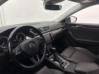 Grå Begagnad 2016 Skoda Superb | 189 800 kr