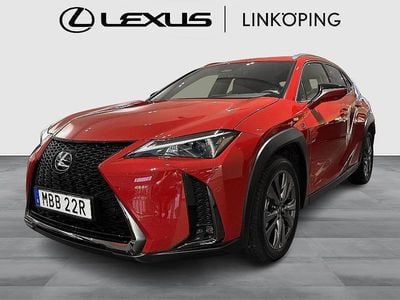 Röd Begagnad 2024 Lexus UX 300h Sport Design Packet SUV | 349 000 kr