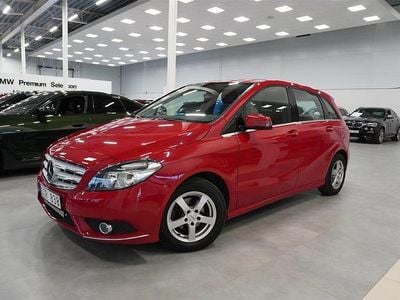 Röd Begagnad 2014 Mercedes 180 Sedan | 109 900 kr