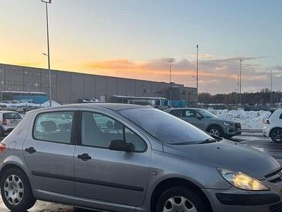Begagnad 2002 Peugeot 307 Halvkombi | 13 500 kr (Bra pris)