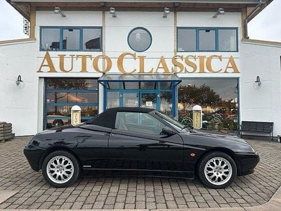 Svart Begagnad 1998 Alfa Romeo Spider Lusso Cab | 99 000 kr