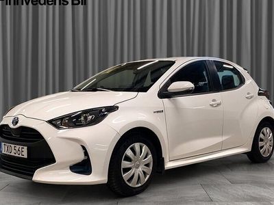 begagnad Toyota Yaris Hybrid 1,5 Active 2021, Halvkombi