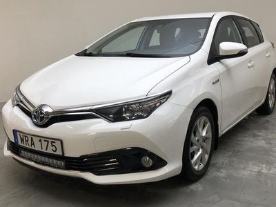 begagnad Toyota Auris 1.8 HSD 5dr 2018, Halvkombi