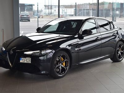 begagnad Alfa Romeo Giulia 2.0 Turbo Q4 Veloce 280hk Nyservad 1 ägare