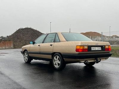 Begagnad 1988 Audi 100 Sedan | 32 000 kr