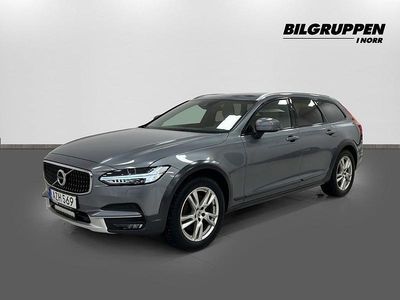 Grå Begagnad 2018 Volvo V90 CC Momentum Kombi | 249 900 kr (Dyr)