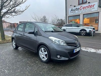 Begagnad Toyota Yaris Active 90 HK (66 kW) 2012 Grå Halvkombi