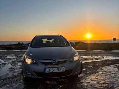Begagnad Opel Astra 140 HK (102 kW) 2011 Kombi