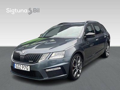 Grå Begagnad 2019 Skoda Octavia RS Kombi | 219 900 kr (Marknadspris)