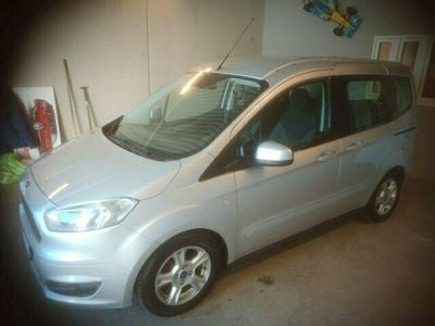 Begagnad Ford Tourneo Courier 96 HK (70 kW) 2016 Grå (lgrå) Minibuss