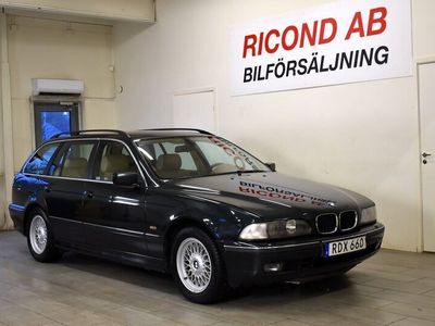 begagnad BMW 528 E39 iA TOURING AUT LÄDER 2000, Kombi