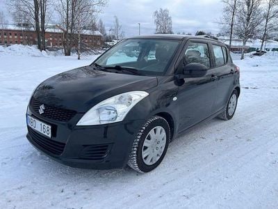 Begagnad Suzuki Swift 95 HK (69 kW) 2012 Svart Halvkombi