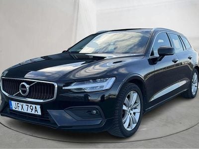 Svart Begagnad 2021 Volvo V60 Momentum Kombi | 219 000 kr (Marknadspris)
