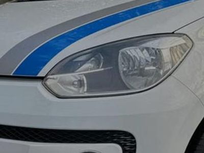Vit i blå disagne Begagnad 2012 VW up! Halvkombi | 42 500 kr (Marknadspris)