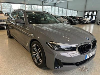 Grå Begagnad 2022 BMW 530 Kombi | 319 900 kr
