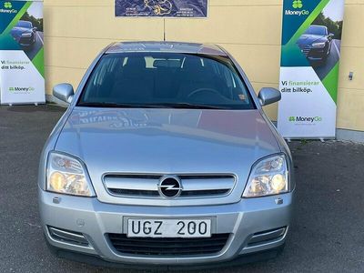 Grå Begagnad 2003 Opel Signum Halvkombi | 17 900 kr