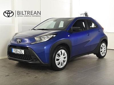Blå Begagnad 2024 Toyota Aygo X Play SUV | 199 900 kr (Lite dyr)