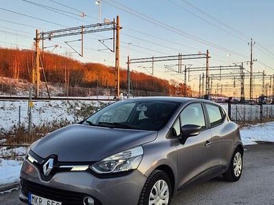 Grå Begagnad 2014 Renault Clio IV Halvkombi | 39 900 kr (Bra pris)