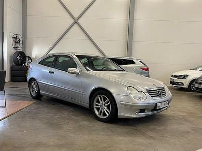 Grå Begagnad 2003 Mercedes C180 Sportkupé | 29 900 kr