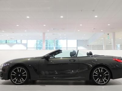 Begagnad BMW M850 M Performance 538 HK (395 kW) 2022 Grå Sportkupé