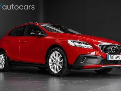 Begagnad Volvo V40 CC Momentum 120 HK (88 kW) 2018 Röd Kombi