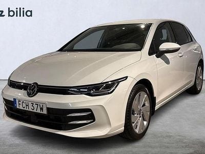 Vit Begagnad 2024 VW Golf VIII Life Halvkombi | 299 000 kr (Marknadspris)