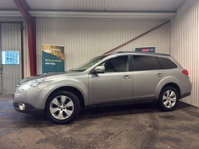 Silver Begagnad 2010 Subaru Outback Kombi | 54 000 kr (Marknadspris)